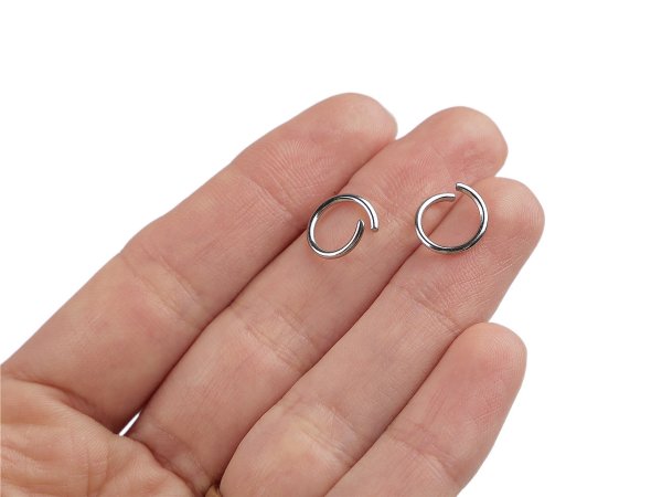 Kroužek spojovací Ø10 mm z nerezové oceli k výrobě klíčenek