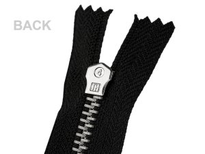 Kovový zip No 4 délka 18 cm kalhotový se stříbrnými zoubky