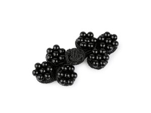 Ozdobné textilní zapínání s korálky