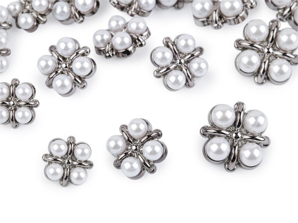 Knoflík zdobený perlami velikost 24", 28", 34"