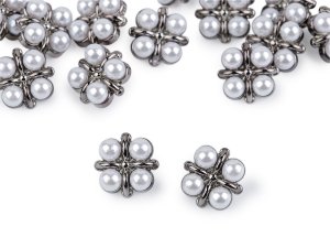 Knoflík zdobený perlami velikost 24", 28", 34"