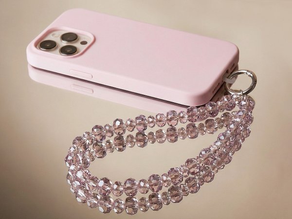 Přívěsek na mobil ze skleněných korálků s plastovou vložkou