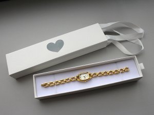 Krabička na šperky s průhledem srdce a uchem 5x22 cm