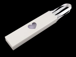 Krabička na šperky s průhledem srdce a uchem 5x22 cm