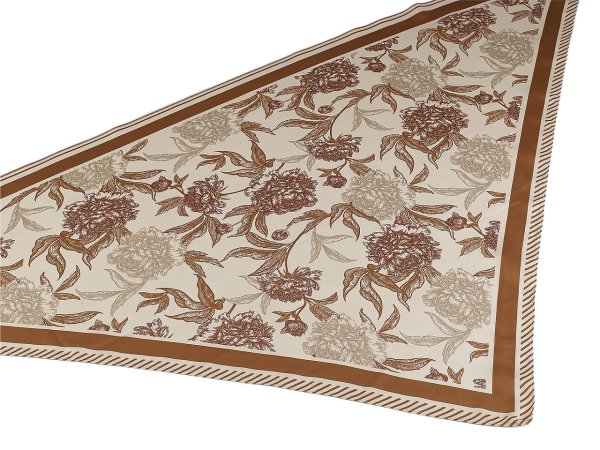 Saténový šátek trojúhelníkový s květy 65x135 cm