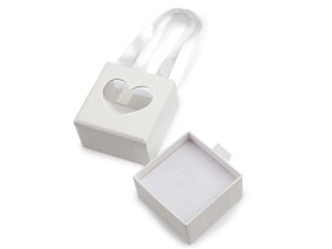 Krabička na šperky s průhledem srdce a uchem 5,5x5,5 cm