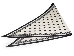 Saténový šátek trojúhelníkový puntík 65x135 cm