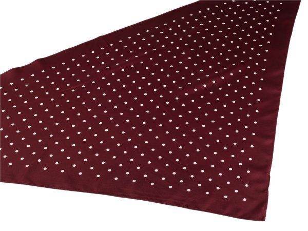 Saténový šátek trojúhelníkový puntík 65x135 cm