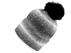 Dámská zimní čepice s bambulí