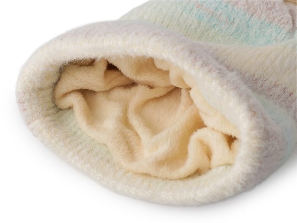 Dámská / dívčí zimní čepice s bambulí