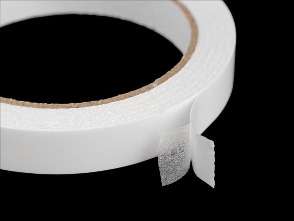 Oboustranná lepicí páska na textil šíře 15 mm