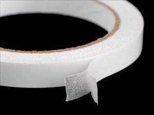 Oboustranná lepicí páska na textil šíře 12 mm