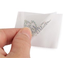Nažehlovací kamínková aplikace na textil