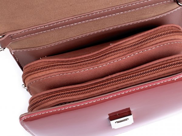 Kabelka lesklá crossbody 13x19,5 cm