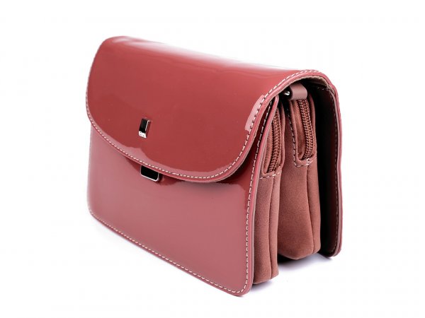Kabelka lesklá crossbody 13x19,5 cm