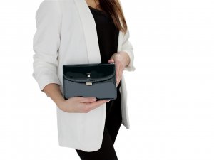 Kabelka lesklá crossbody 13x19,5 cm