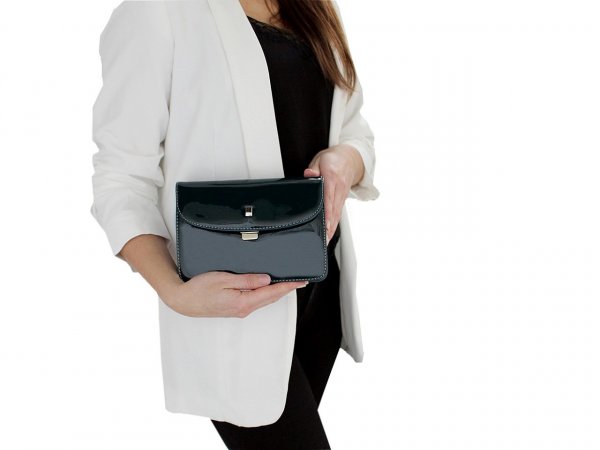 Kabelka lesklá crossbody 13x19,5 cm