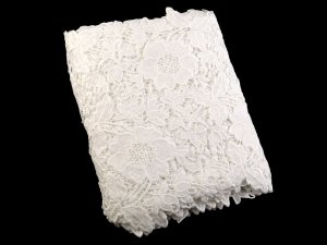 Vyšívaná krajka / běhoun šíře 36 cm off white