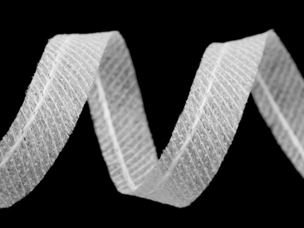 Zažehlovací proužek do švů s nití