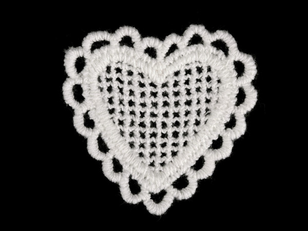 Textilní aplikace / nášivka krajková srdce