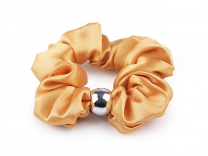 Saténová scrunchie gumička do vlasů / náramek s korálkem