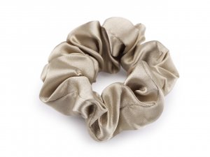 Saténová scrunchie gumička do vlasů