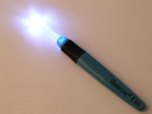 Sada háčků na háčkování s osvětlením - v pouzdře