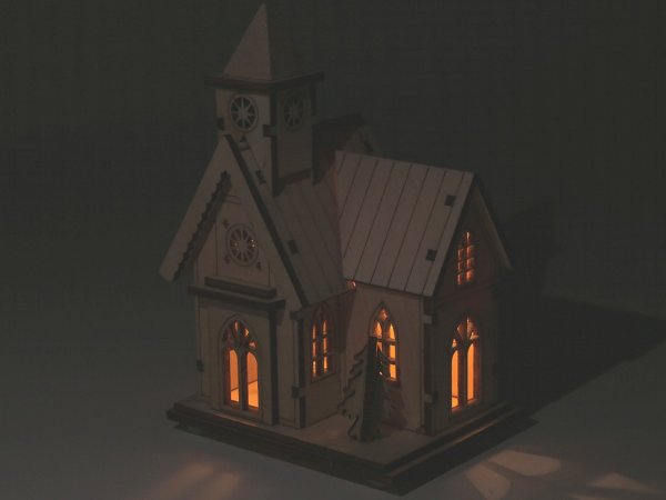 Dekorace dřevěný kostel svítící