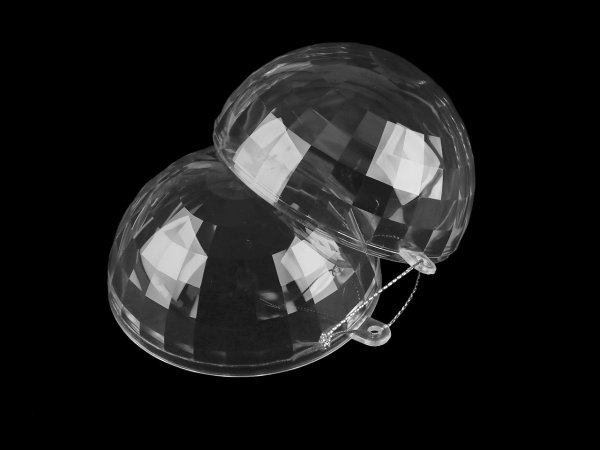 Plastová koule s ploškami Ø8 cm dvoudílná k zavěšení