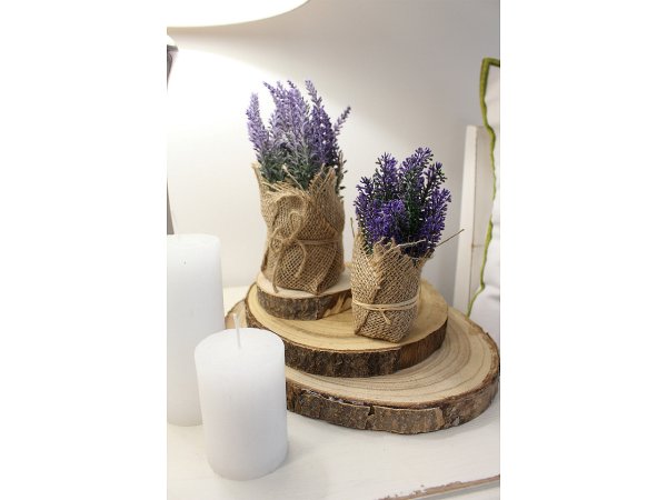 Umělá levandule v jutovém obalu