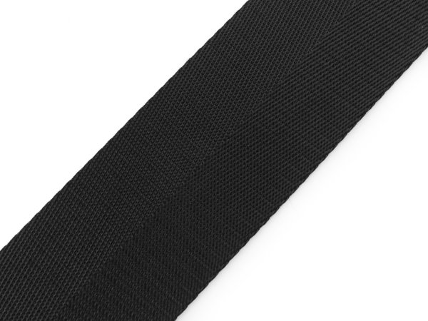 Hladký popruh s leskem šíře 50 mm