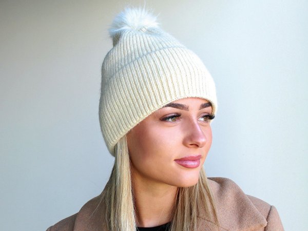 Kožešinová bambule s poutkem Ø8 cm