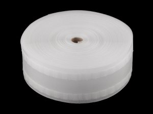 Záclonovka šíře 80 mm s poutky na kovové háčky