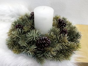 Umělá větvička jehličnan na drátku