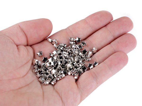 Plastové korálky mini hvězdičky, srdíčka, kostky metalické