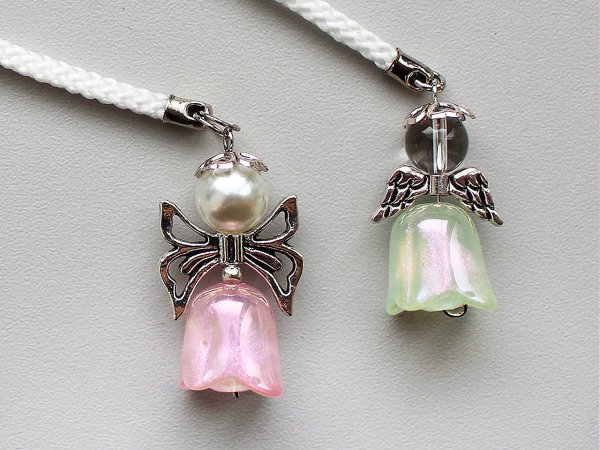 Plastové korálky s AB efektem tulipán / zvoneček / sukýnka 15x16 mm