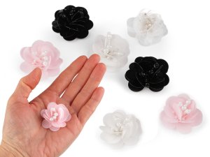 Flitrový květ s korálky Ø3,8 cm