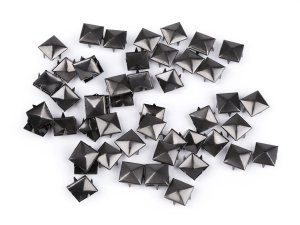 Cvočky na oblečení z nerezové oceli 12x12 mm pyramida