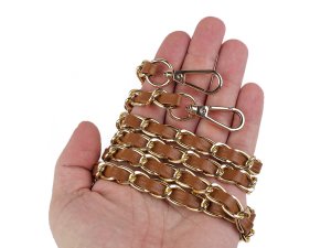 Koženkový popruh / ucho s řetízkem a karabinami, na kabelky a mobilní telefony šíře 2 cm