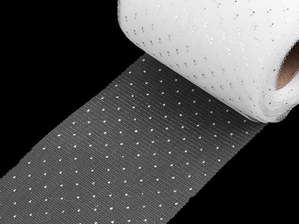 Tylová stuha se stříbrnými puntíky šíře 10 cm