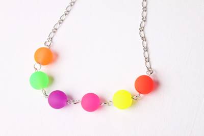 Ketlované neonové náušnice a náhrdelník - 10