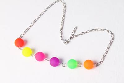 Ketlované neonové náušnice a náhrdelník - 12