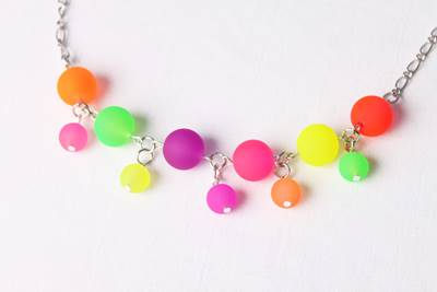 Ketlované neonové náušnice a náhrdelník - 15